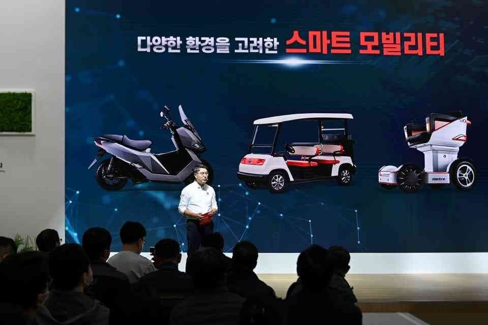 람보르기니처럼(?) 트랙터 만들다가 자동차 만들겠다고 선언한 한국 회사가 있습니다 게시글 썸네일