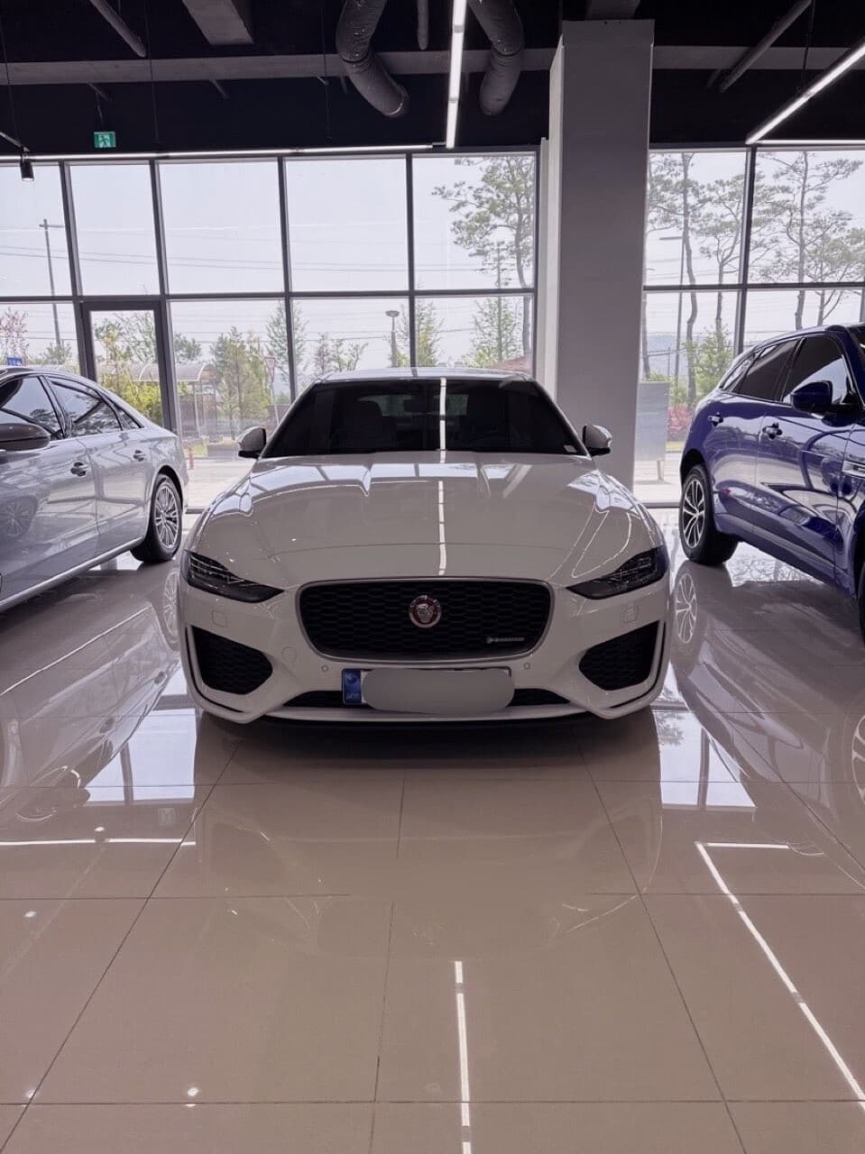 재규어 XE D180 R-다이나믹 S 게시글 썸네일