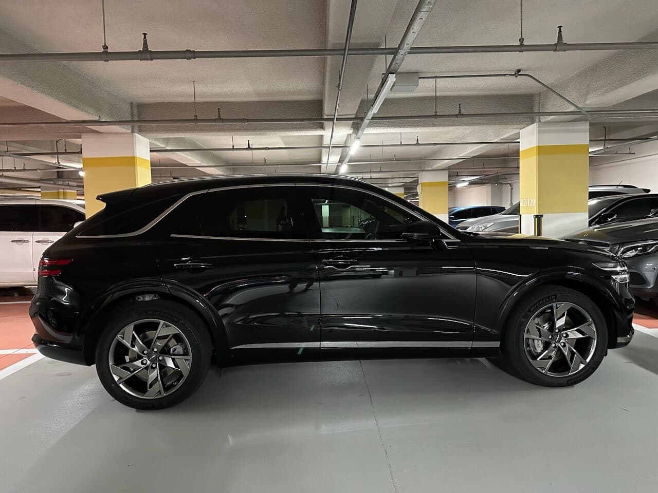 제네시스 일렉트리파이드 GV70 e-AWD 파퓰러 패키지 게시글 썸네일