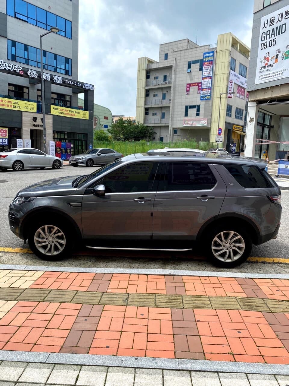 랜드로버 디스커버리 스포츠 2.0D SE (150PS) 게시글 썸네일