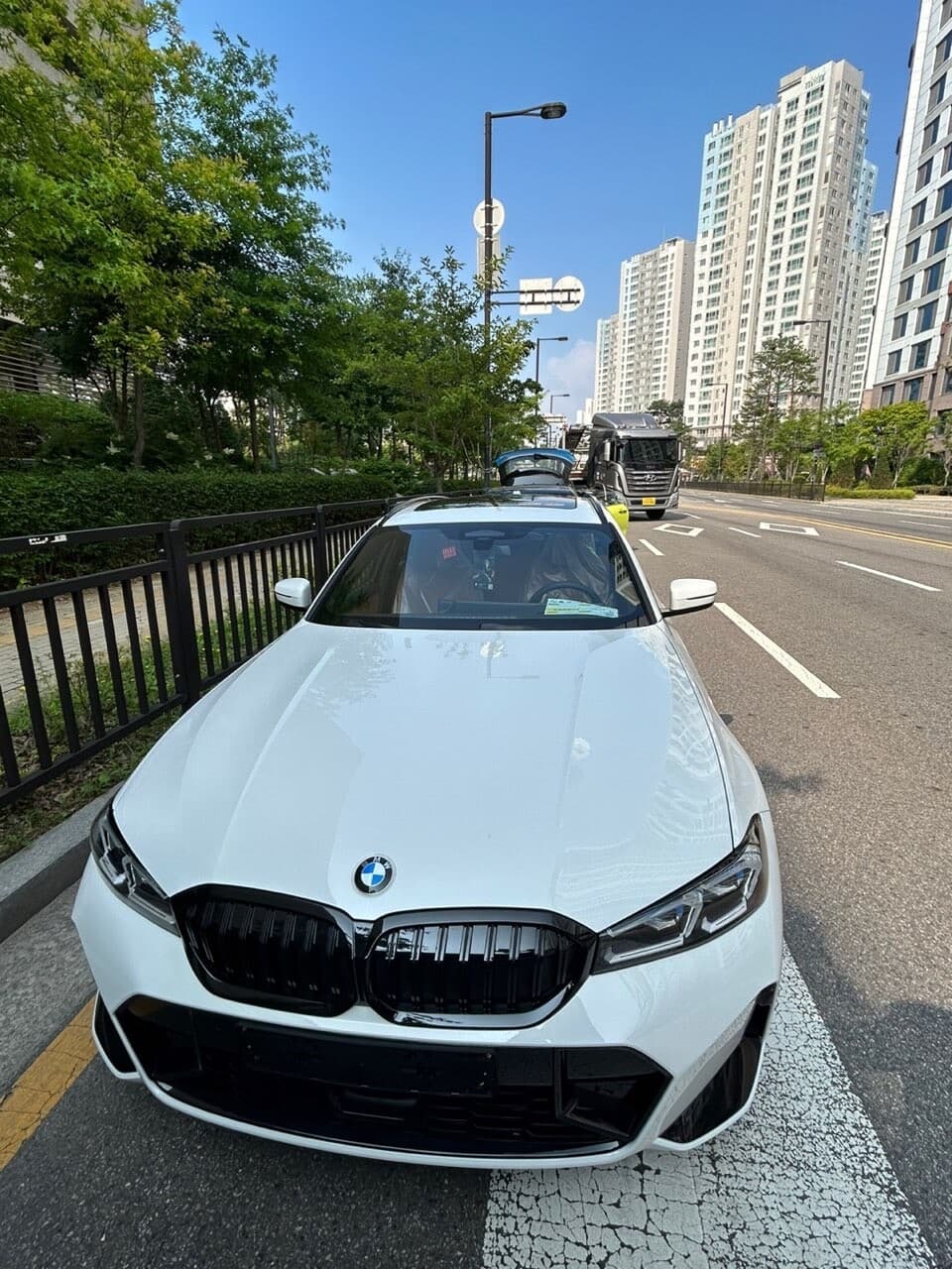 BMW 3시리즈 투어링 320i M 스포츠 P2 게시글 썸네일