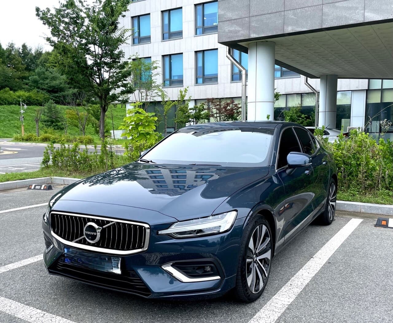 Volvo S60 B5 Ultimate Bright 게시글 썸네일