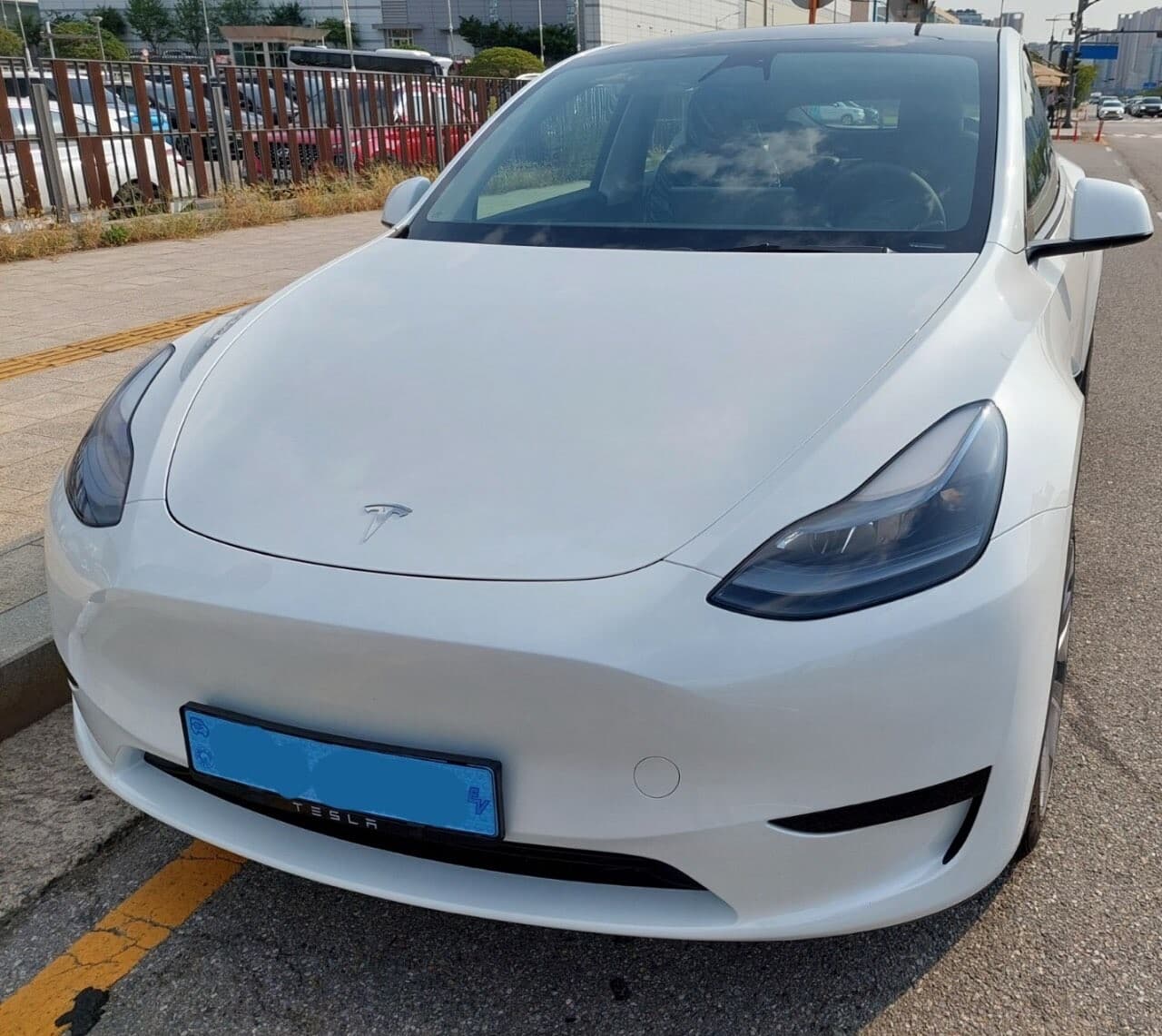 테슬라 모델 Y RWD 게시글 썸네일