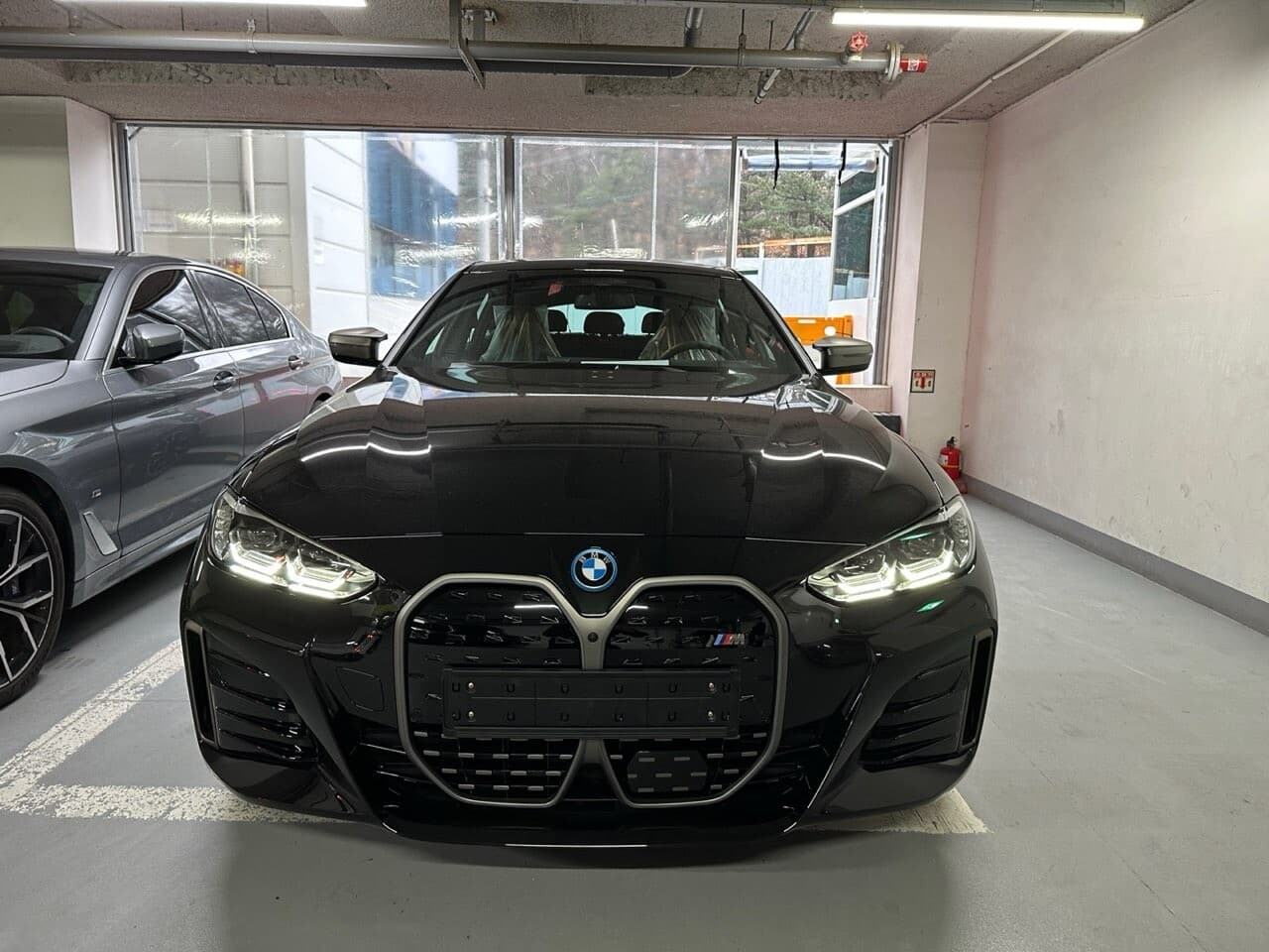 Bmw의 첫 전기차 게시글 썸네일