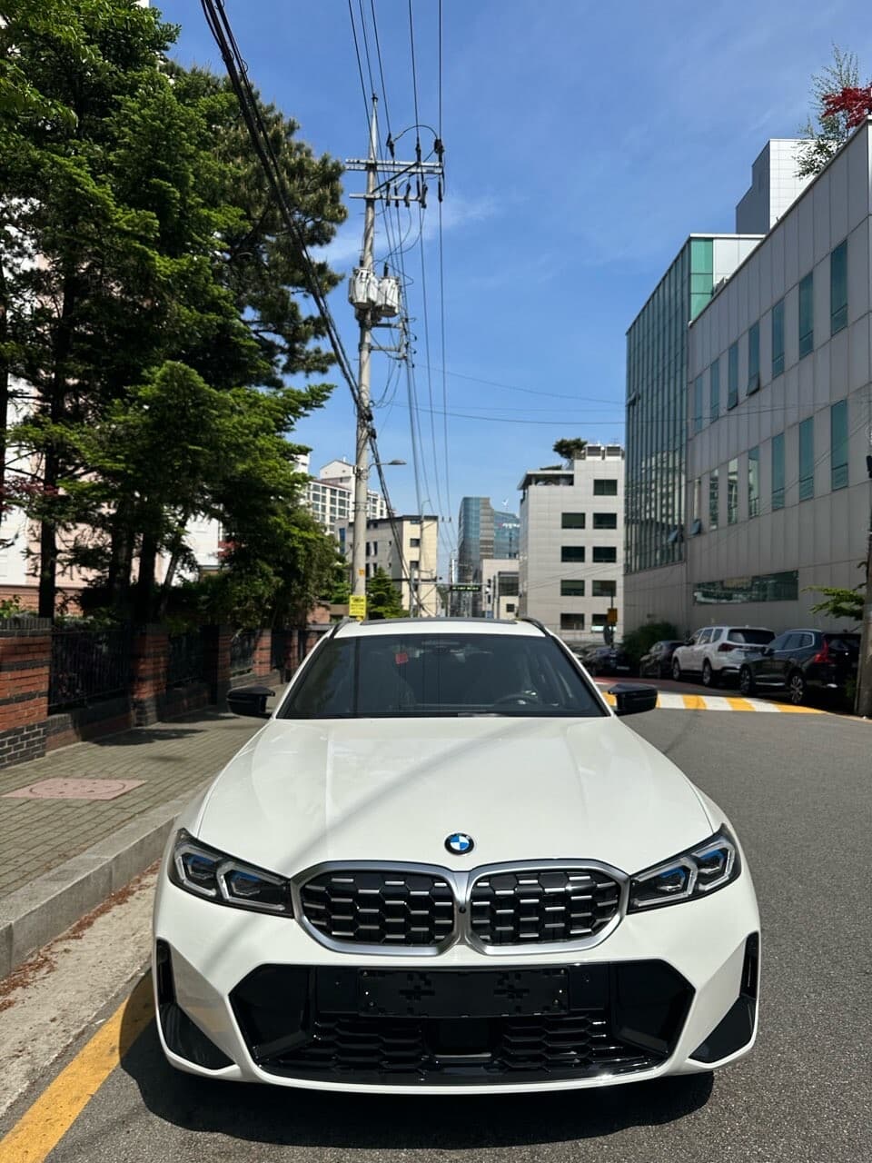 보기 힘든~ 알만한 사람만 알듯~ 한 M340i xdrive touring 게시글 썸네일