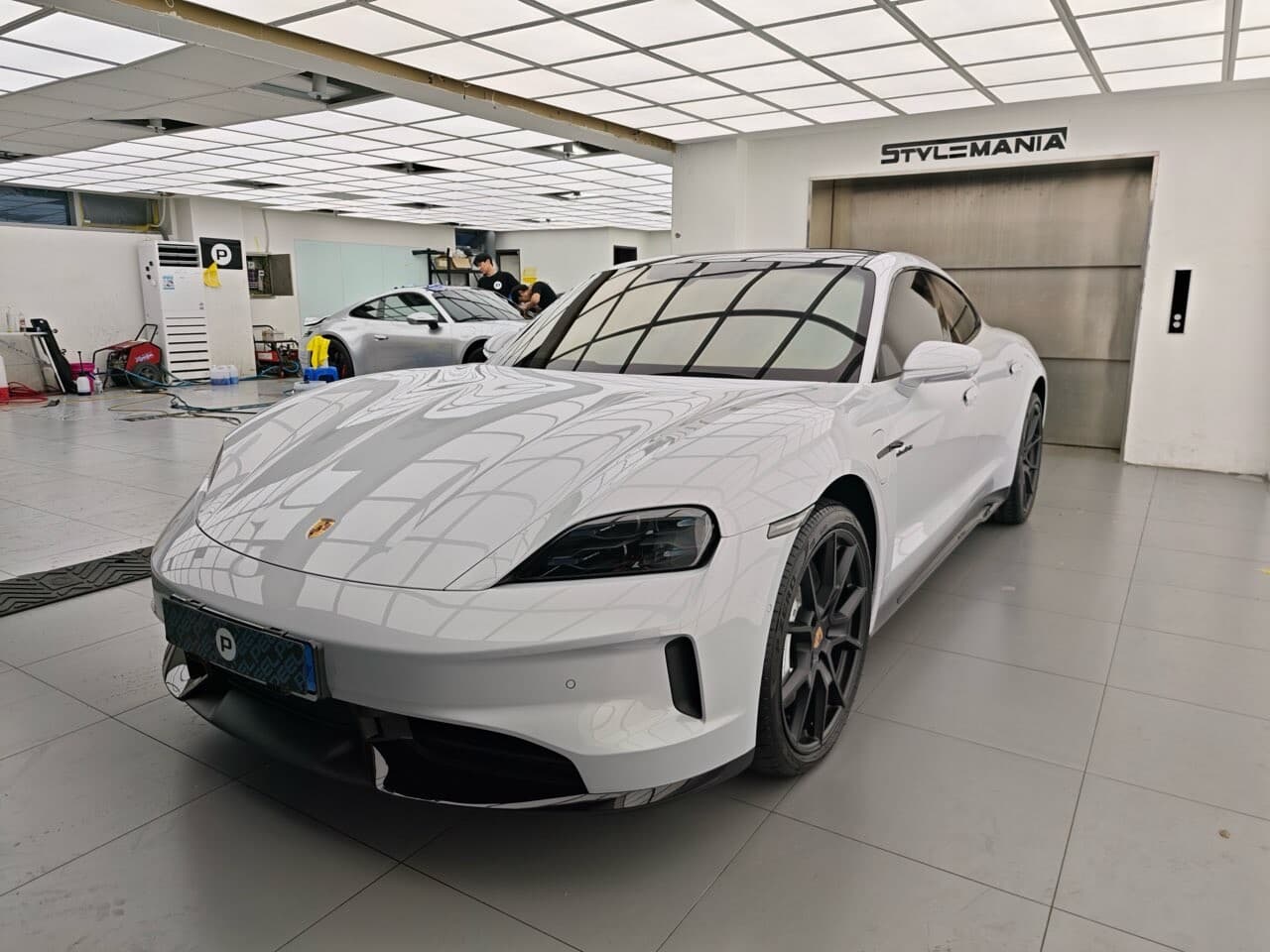 New 타이칸 GTS 게시글 썸네일