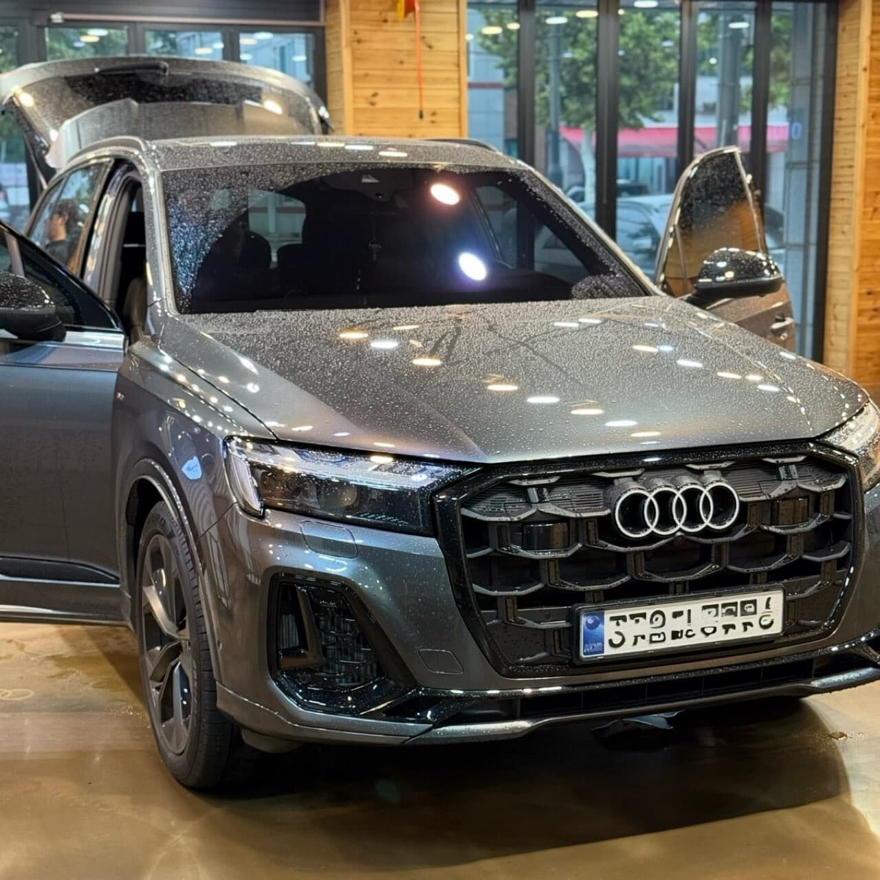 투아렉에서 👉 Q7 게시글 썸네일