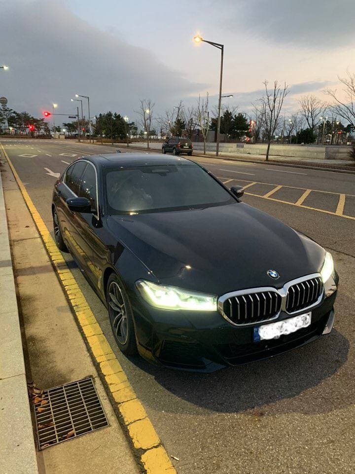 BMW 5시리즈 520i M 스포츠 패키지 게시글 썸네일